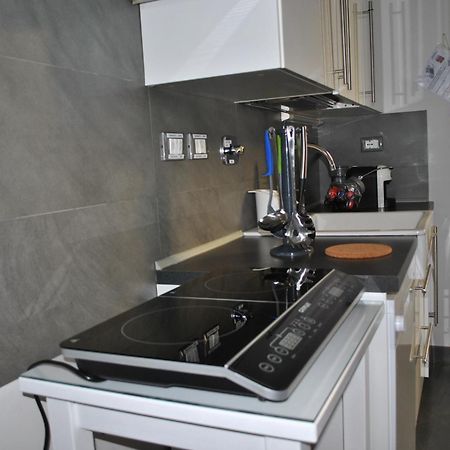 Waterfront Apartment Специя Экстерьер фото