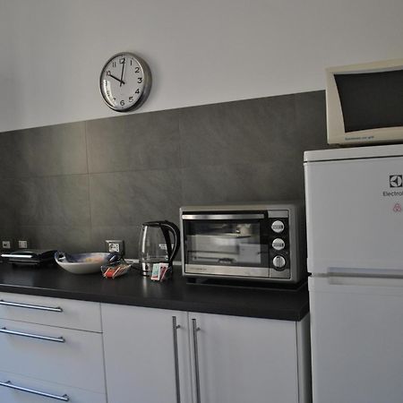 Waterfront Apartment Специя Экстерьер фото