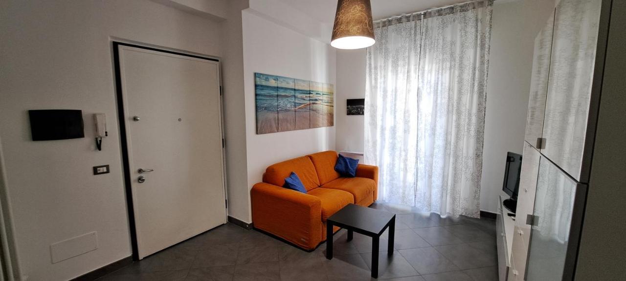 Waterfront Apartment Специя Экстерьер фото