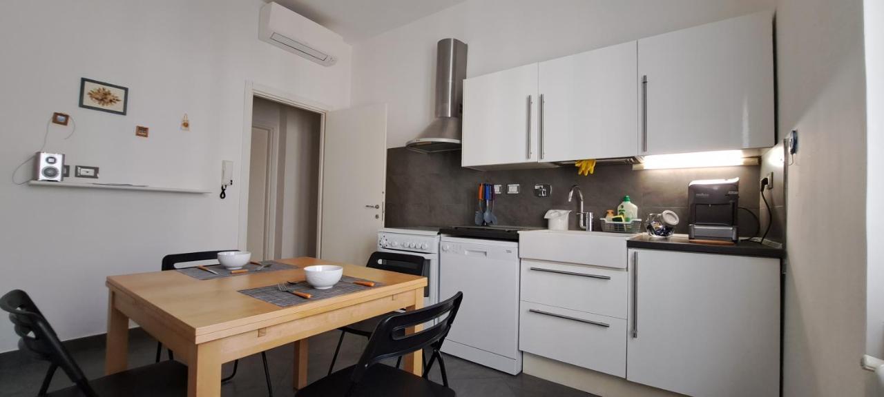 Waterfront Apartment Специя Экстерьер фото
