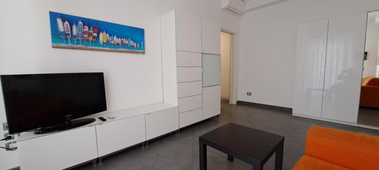 Waterfront Apartment Специя Экстерьер фото