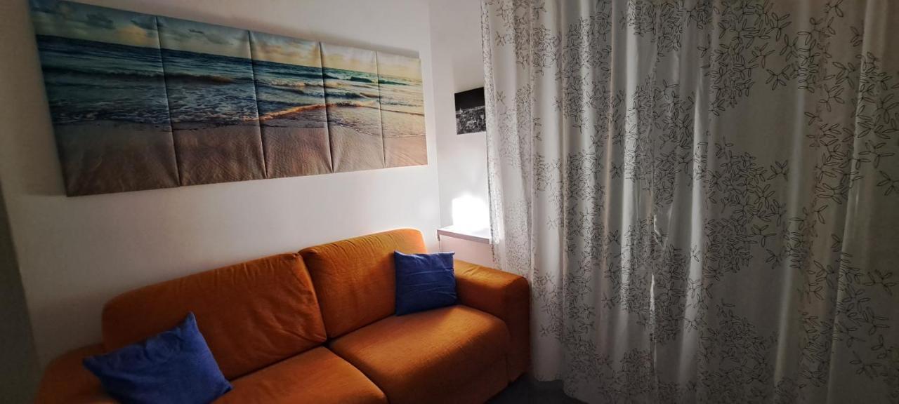 Waterfront Apartment Специя Экстерьер фото