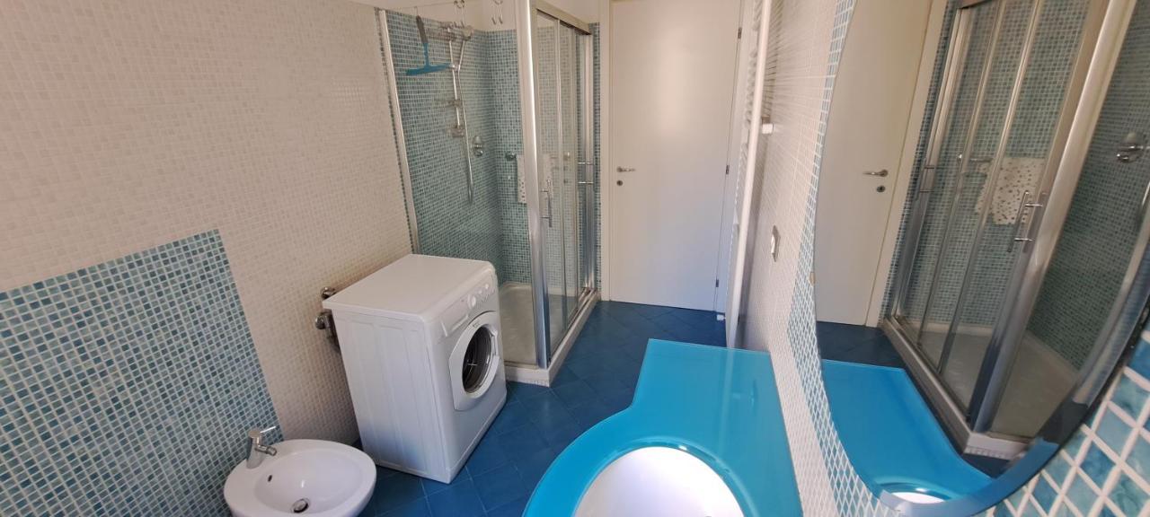 Waterfront Apartment Специя Экстерьер фото