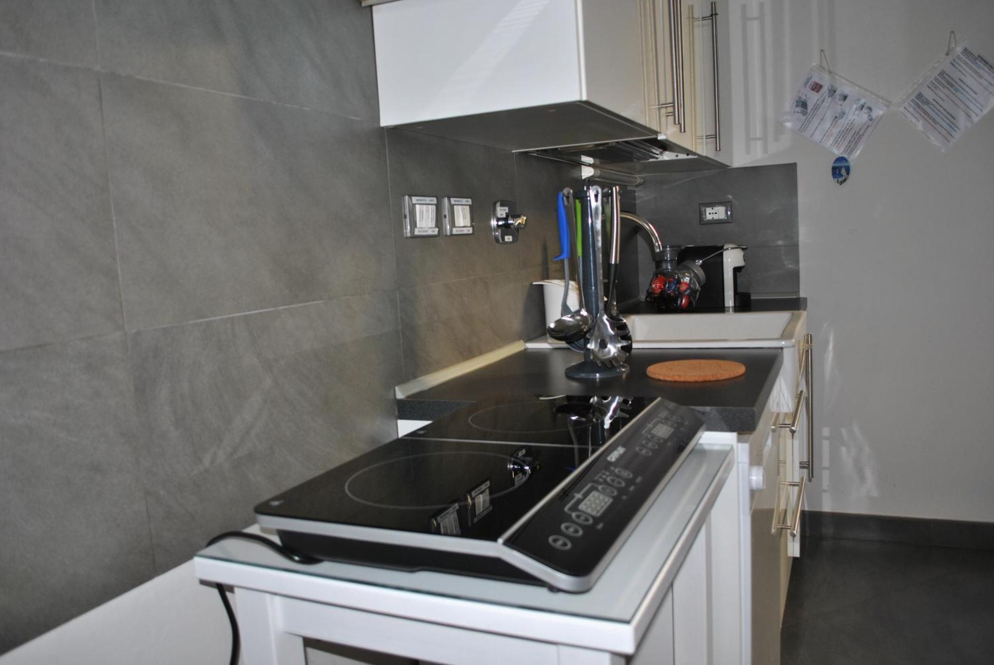 Waterfront Apartment Специя Экстерьер фото